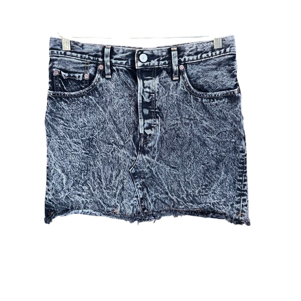 Tricia fix re_nuuly Levi’s black denim mini skirt upcycle small distressed
